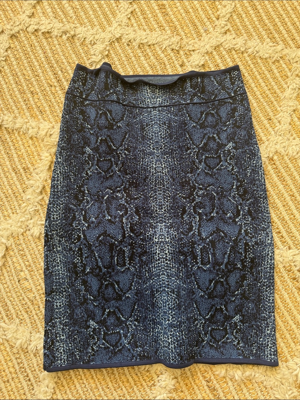 BCBGMaxAzria Python knit Skirt